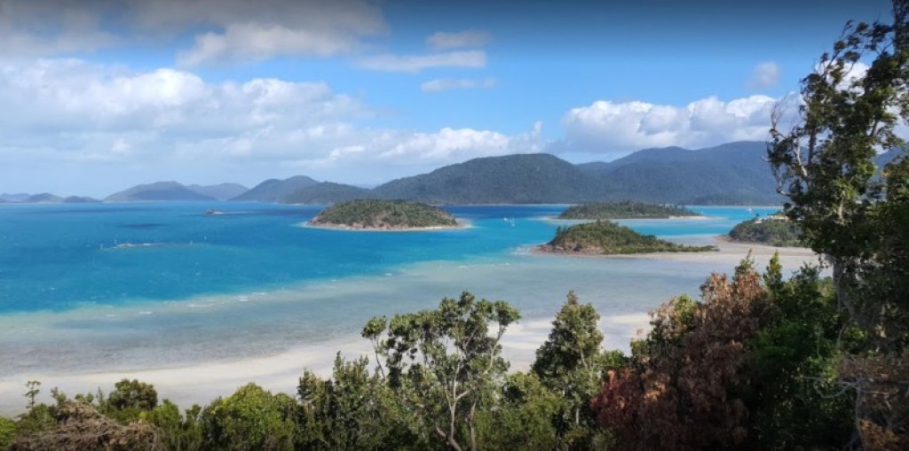 Take the Coral Beach Walking Track in Whitsundays | Attraction | JumpOn